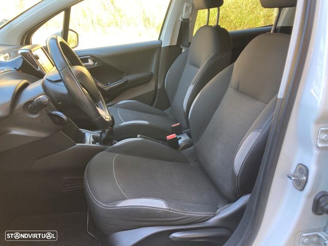 Peugeot 208 1.6 BlueHDi Style - 24