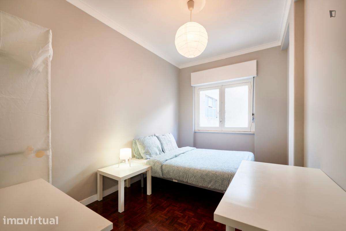 Quarto - localizado em Benfica Lisbon - Grande imagem: 3/43
