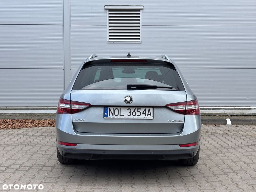 Skoda Superb 2.0 TDI Style DSG - 13