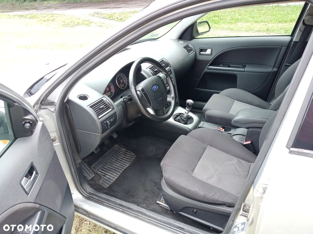 Ford Mondeo - 10
