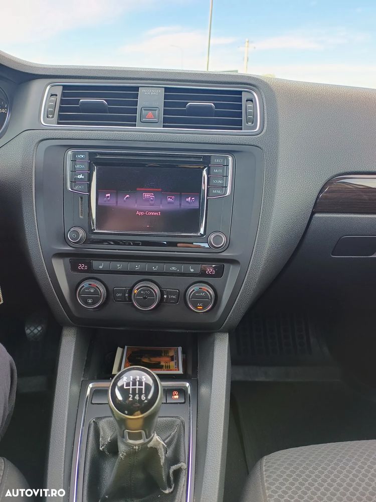 Volkswagen Jetta - 19