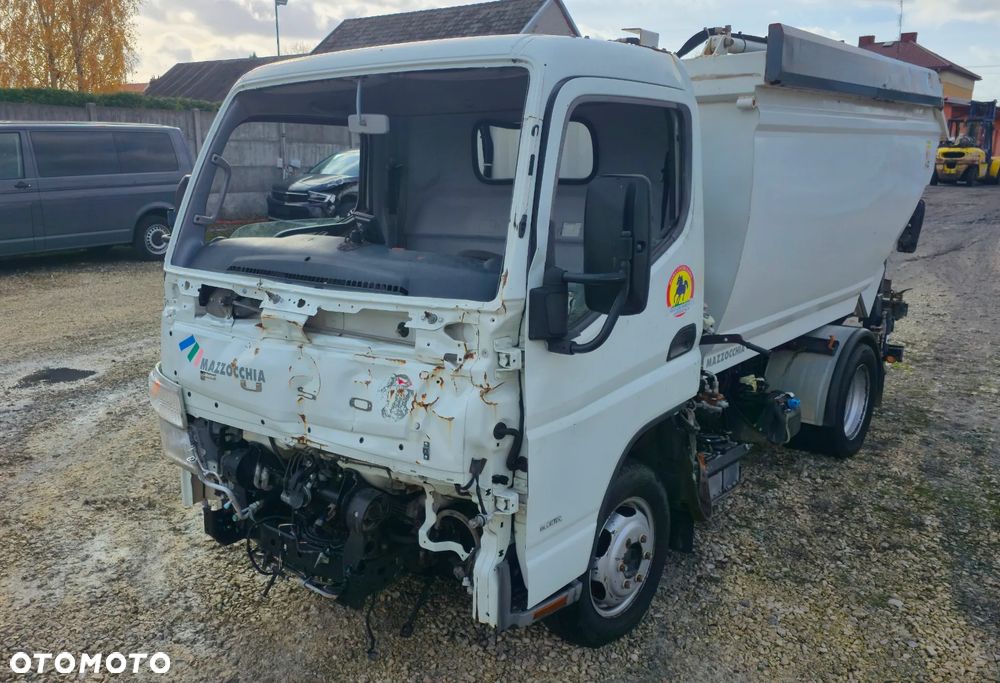 Mitsubishi CANTER FUSO - 16