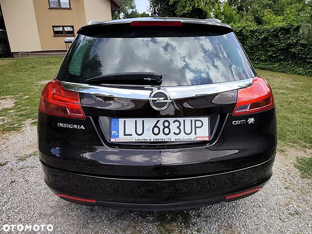 Opel Insignia 2.0 CDTI 4x4 Design Edition - 4