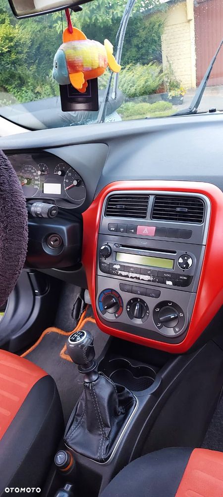 Fiat Grande Punto - 11