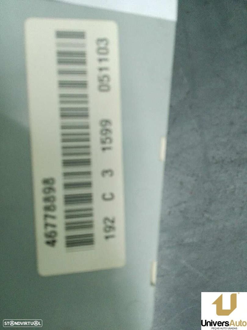 CAIXA RELÉS / FUSÍVEIS FIAT STILO 2004 -46778898 - 1
