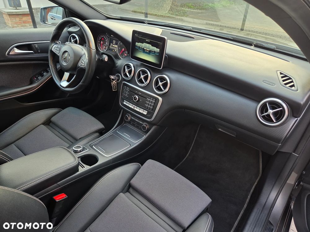 Mercedes-Benz Klasa A 180 d 7G-DCT Urban - 11