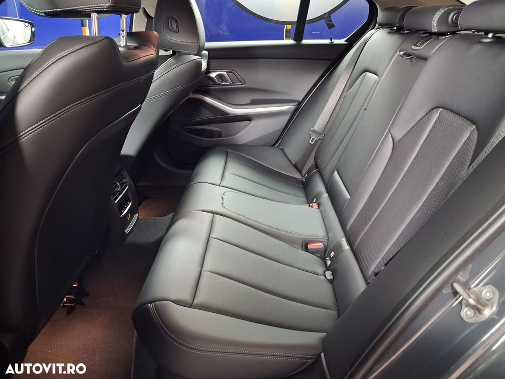 BMW Seria 3 - 36