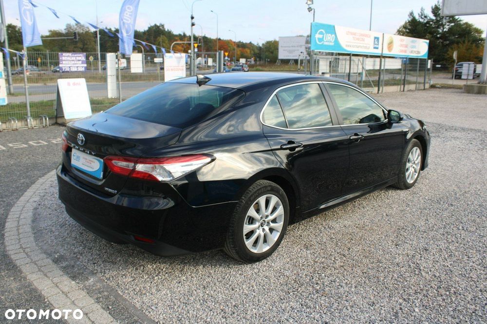 Toyota Camry - 6