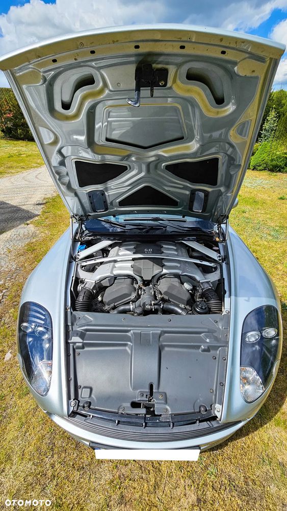 Aston Martin DB9 Standard - 11