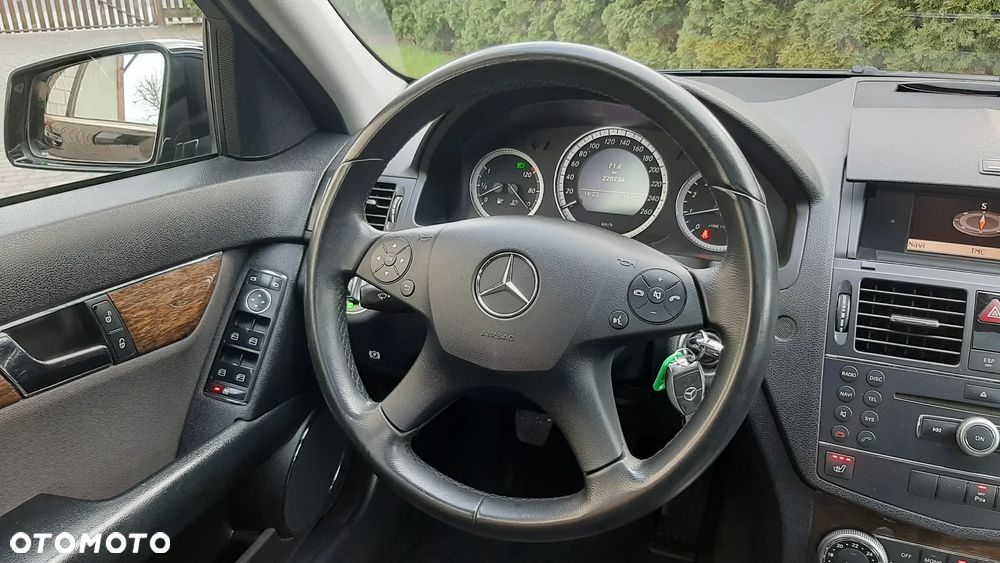 Mercedes-Benz Klasa C 180 BlueEFFICIENCY Elegance - 21