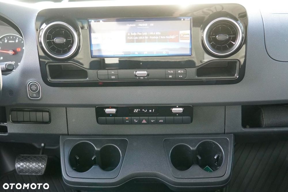 Mercedes-Benz Sprinter - 14