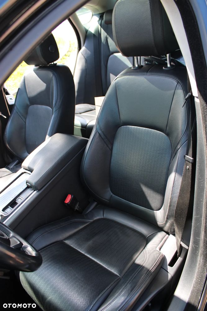 Jaguar XF 20d Prestige - 36