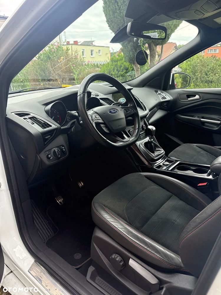 Ford Kuga 2.0 TDCi FWD ST-Line - 11