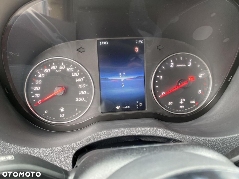 Mercedes-Benz Sprinter - 14
