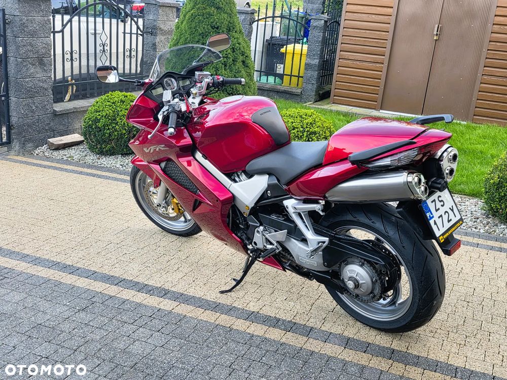 Honda VFR - 10