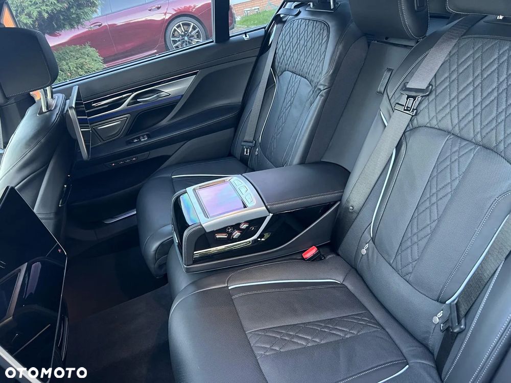BMW-ALPINA B7 Biturbo - 3