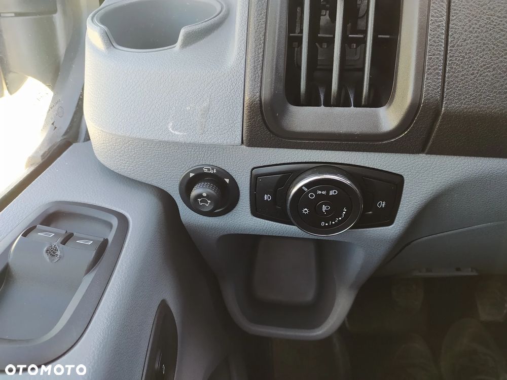 Ford TRANSIT # MAŁY PRZEBIEG # GWARANCJA MECHANICZNA 1 - ROK # FAKTURA VAT 23% - 18