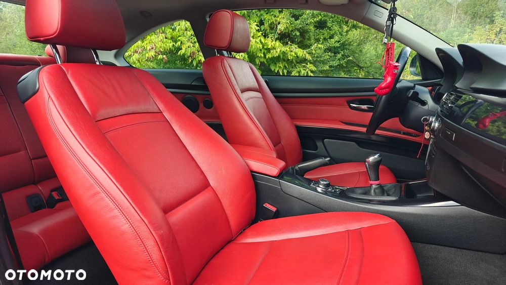 BMW Seria 3 320i - 30