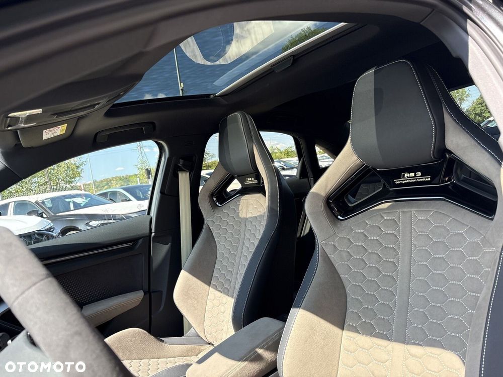 Audi RS3 Limousine - 12