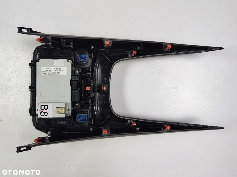 TOYOTA COROLLA od 2019r Ładowarka Indukcyjna - 7