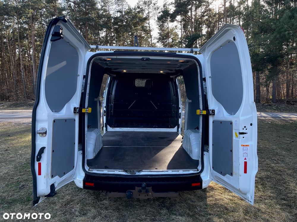 Ford Transit Custom Van - 16