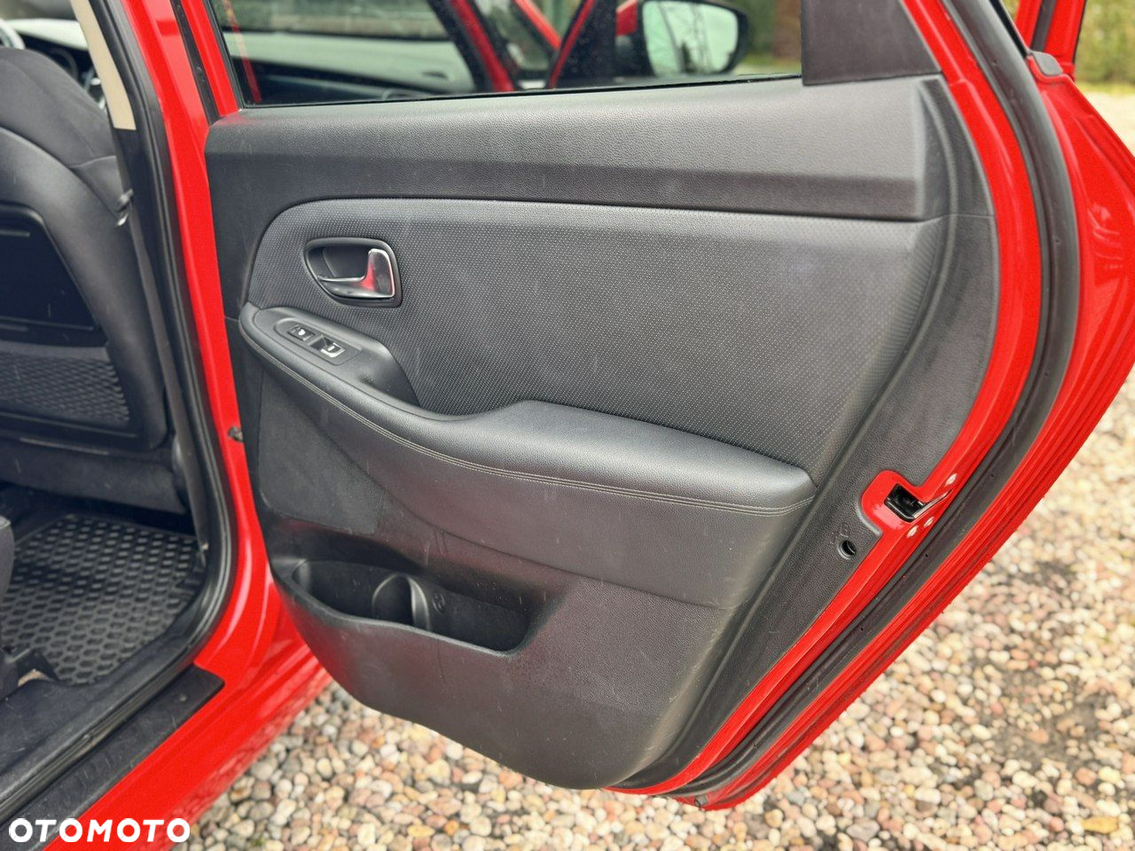 Kia Carens 1.6 GDI XL 7os - 35