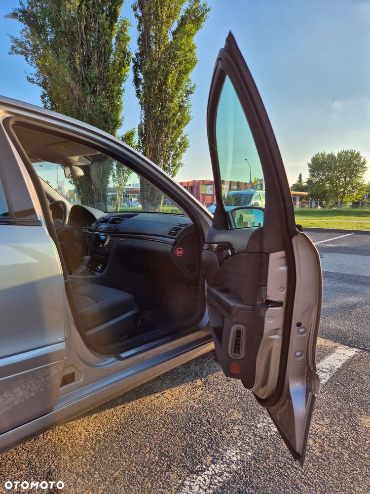 Mercedes-Benz Klasa E 200 Kompressor Automatik Classic - 16
