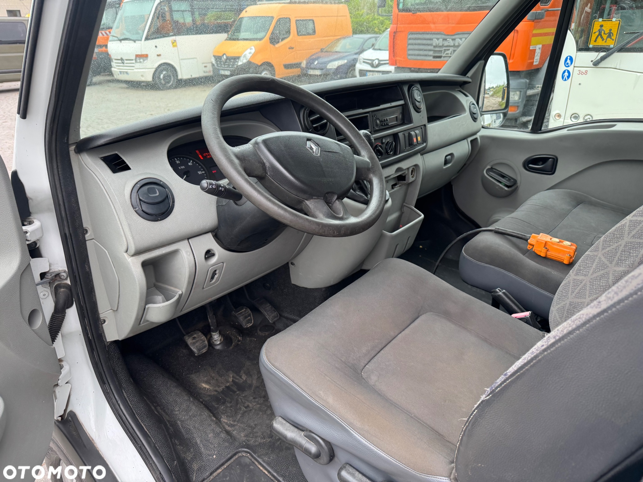 Renault Master 2009 r. kraty wywóz liści Wywrotka Kiper Brygadówka 7 Osobowy Dubelkabina Dobelkabina Wywrot Doka - 14