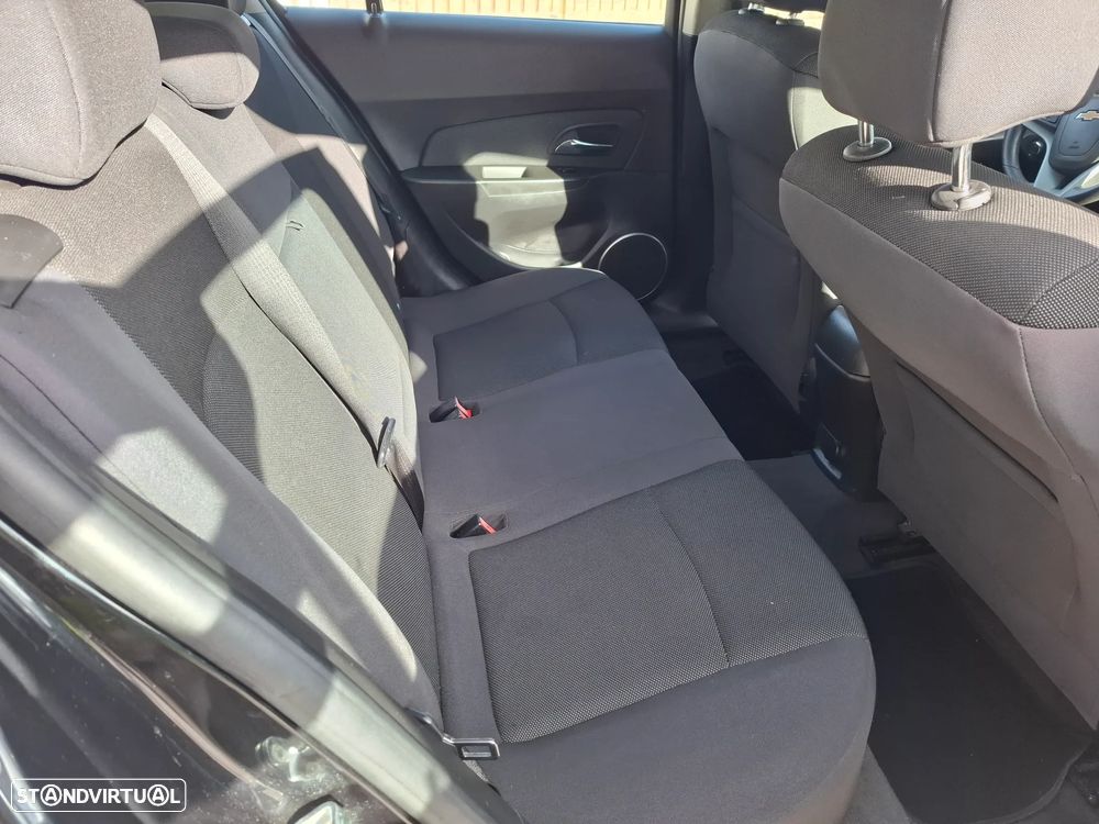 Chevrolet Cruze 1.6 LT - 13