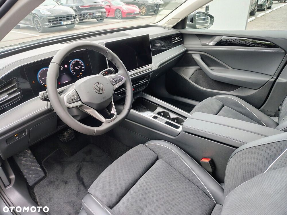 Volkswagen Passat - 12