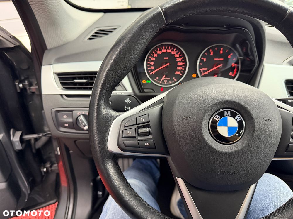 BMW X1 sDrive18d Sport Line - 31