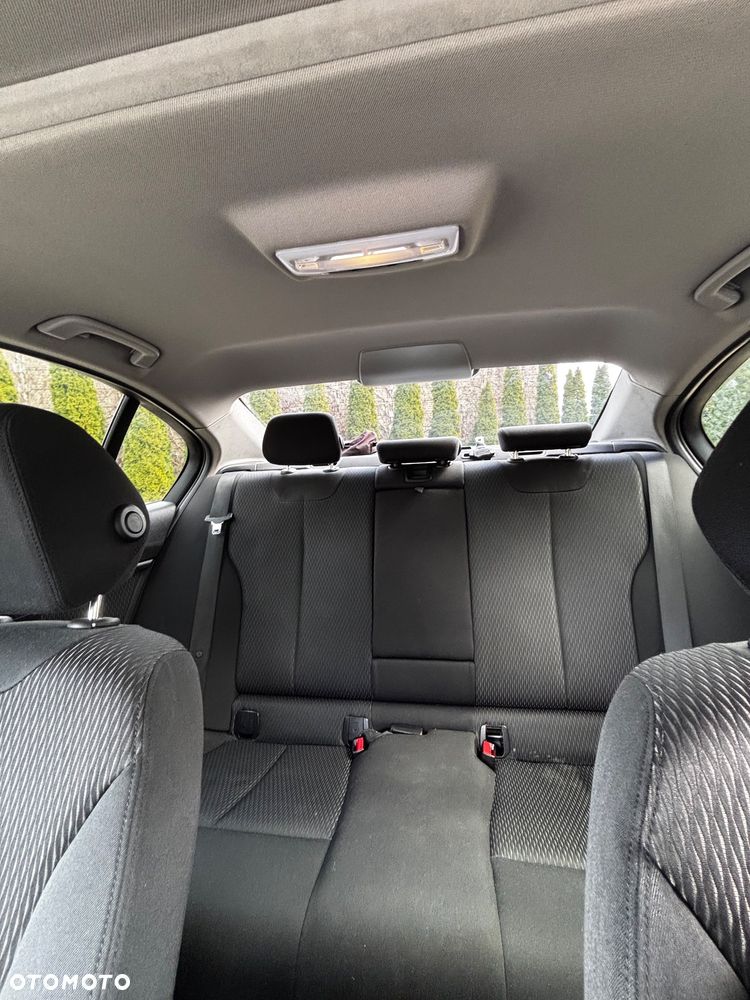 BMW Seria 3 320d DPF Efficient Dynamics Edition - 17