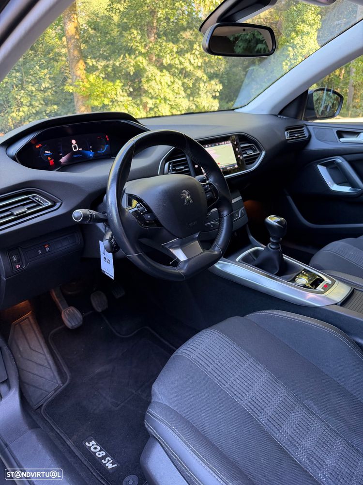 Peugeot 308 1.2 PureTech Allure - 12