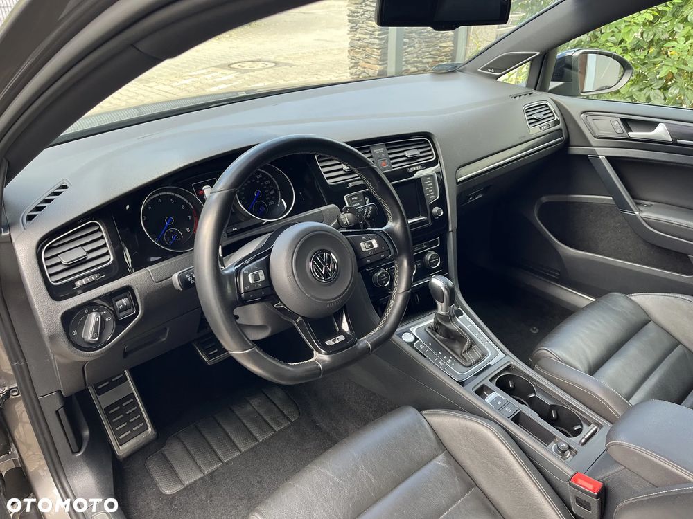 Volkswagen Golf - 12