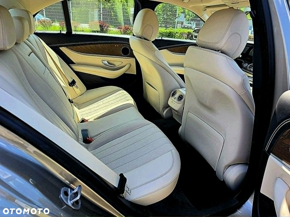 Mercedes-Benz Klasa E 220 d 4-Matic Exclusive - 15
