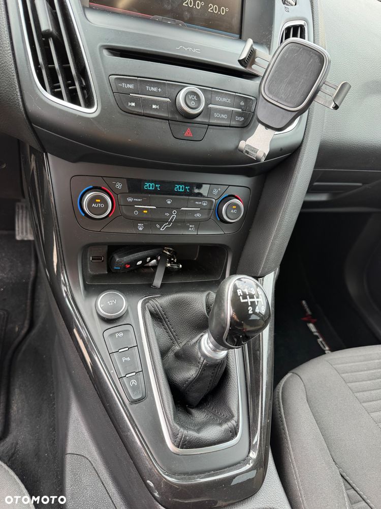 Ford Focus 2.0 TDCi Titanium ASS - 23