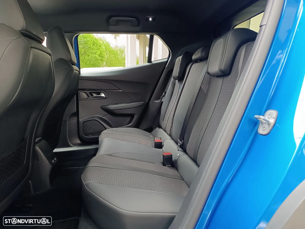 Peugeot 2008 PureTech 130 EAT8 GT - 14