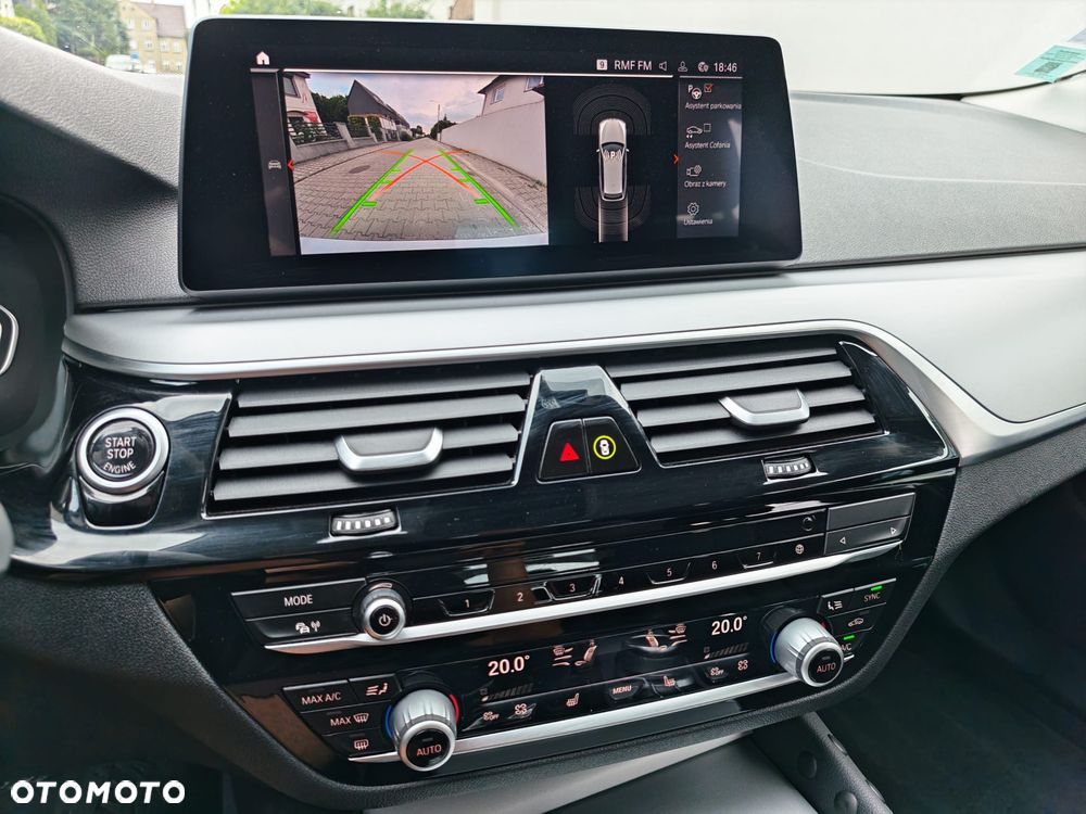 BMW Seria 5 530d xDrive mHEV - 13