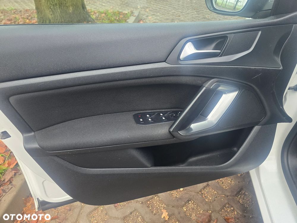 Peugeot 308 1.6 THP Allure - 16