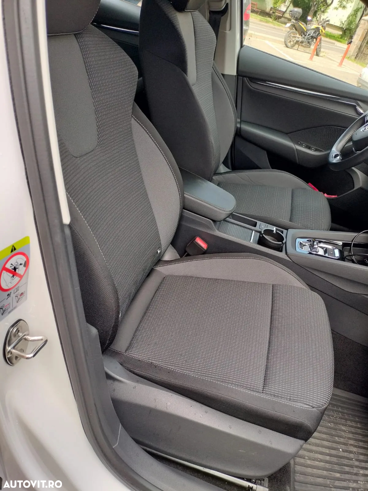 Skoda Octavia 2.0 TDI DSG Ambition - 4