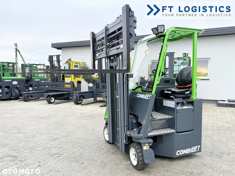Combilift WÓZEK CZTEROKIERUNKOWY - WIELOKIERUNKOWY | COMBILIFT CB3000 | DIESEL | TRIPLEX 5500MM | POZYCJONER WIDEŁ | PRZESUW WIDEŁ | WOLNY SKOK | STAN IDEALNY | Szeroka oferta wózków czterokierunkowych i bocznych, dopasowanych do różnorodnych potrzeb i zastosowań - 18