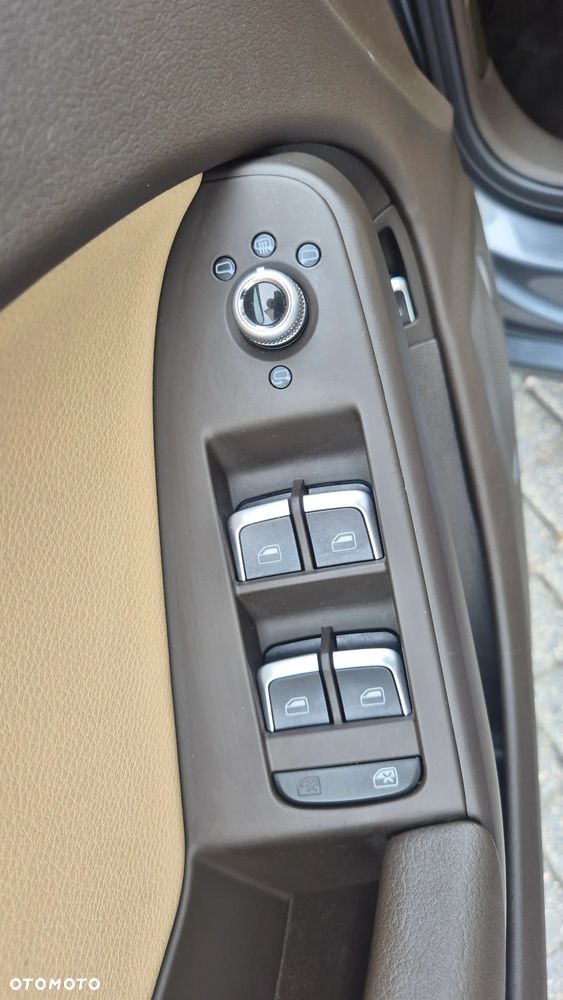 Audi A4 Avant 2.0 TDI DPF clean diesel multitronic Ambiente - 27