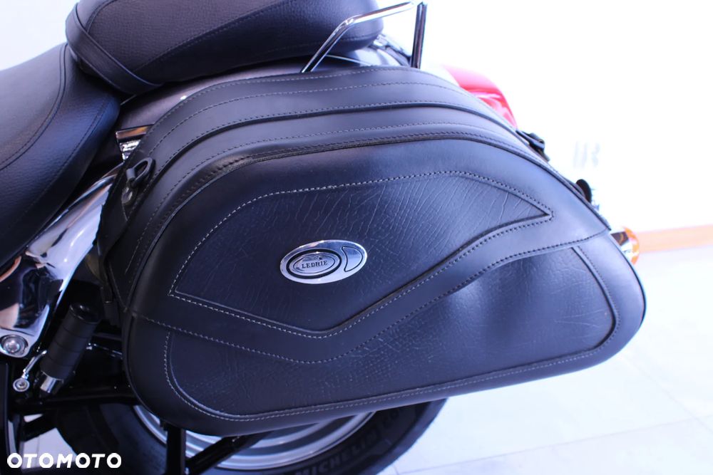 Suzuki Intruder - 18