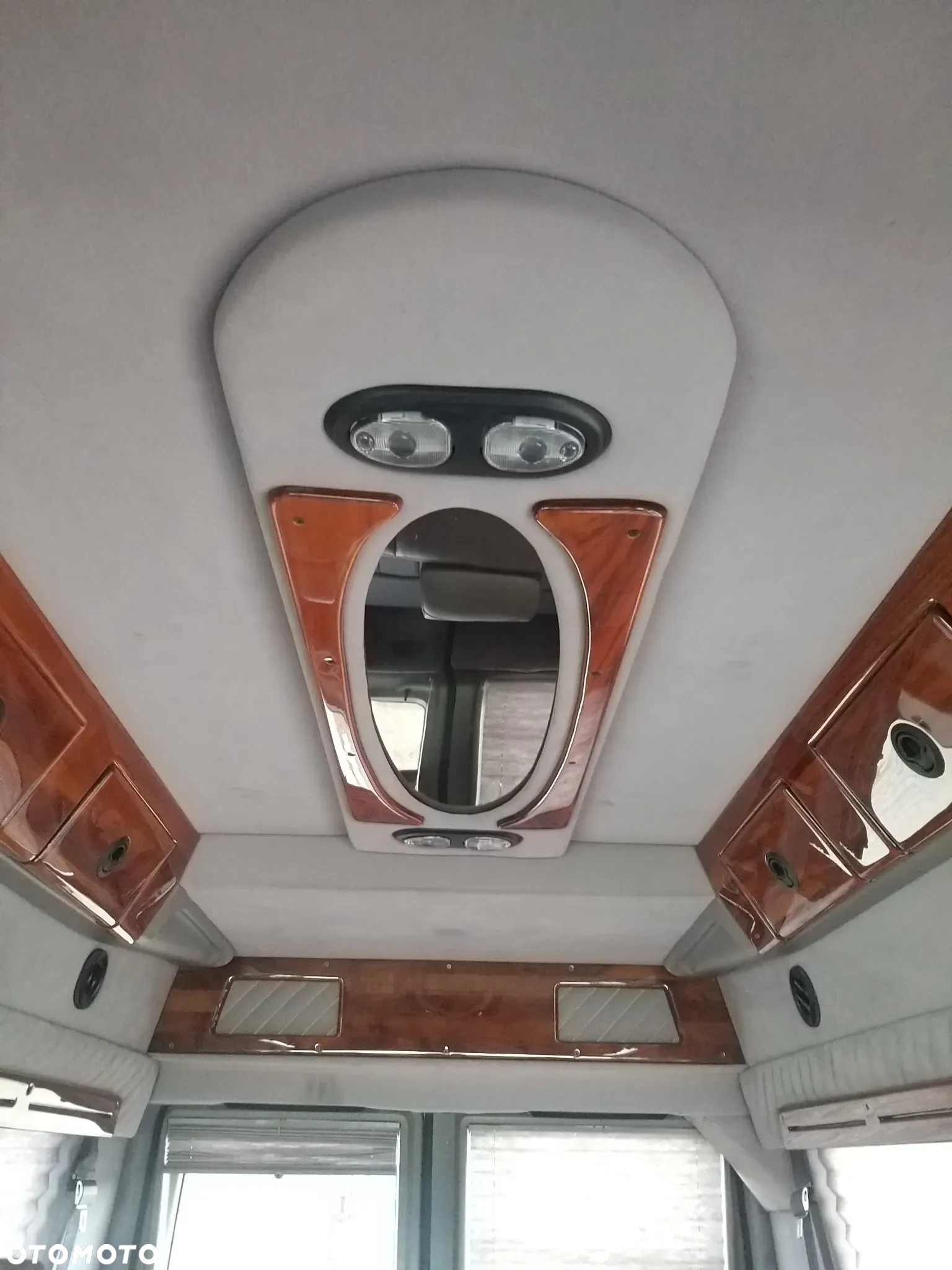 Ford Econoline - 17