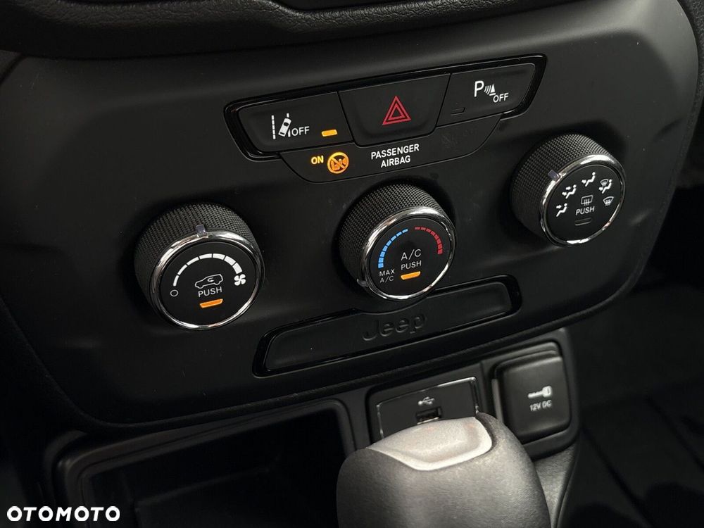 Jeep Renegade - 25