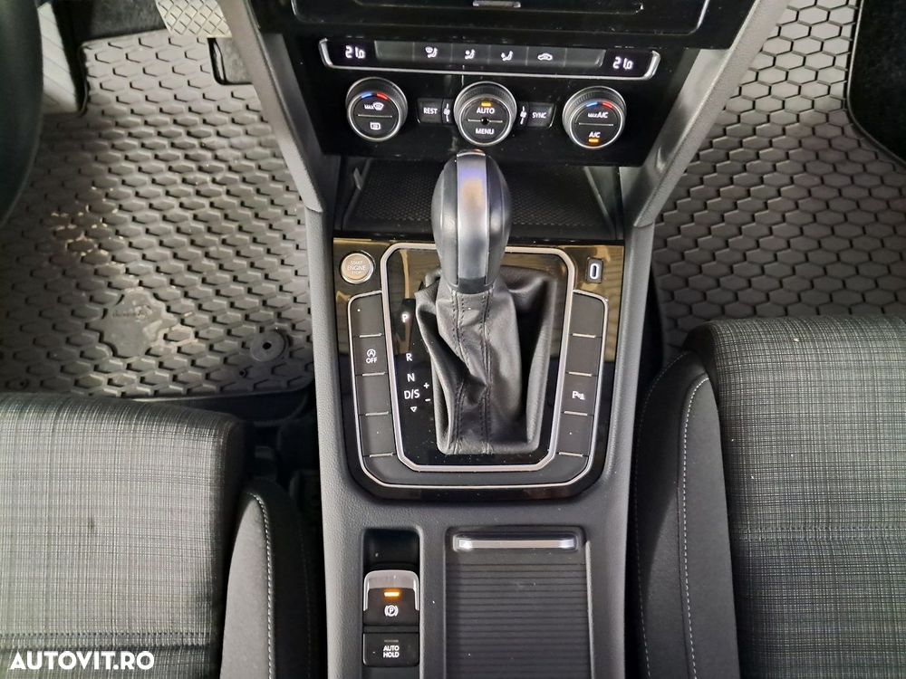 Volkswagen Passat - 16