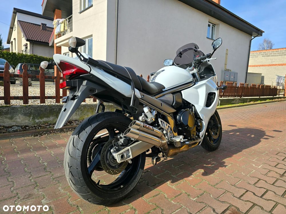 Suzuki GSX - 12
