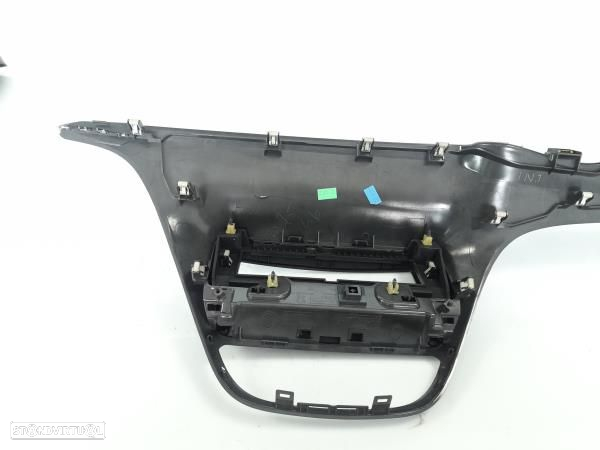 Moldura / Estrutura Consola Central / Rádio Peugeot 208 I (Ca_, Cc_) - 3