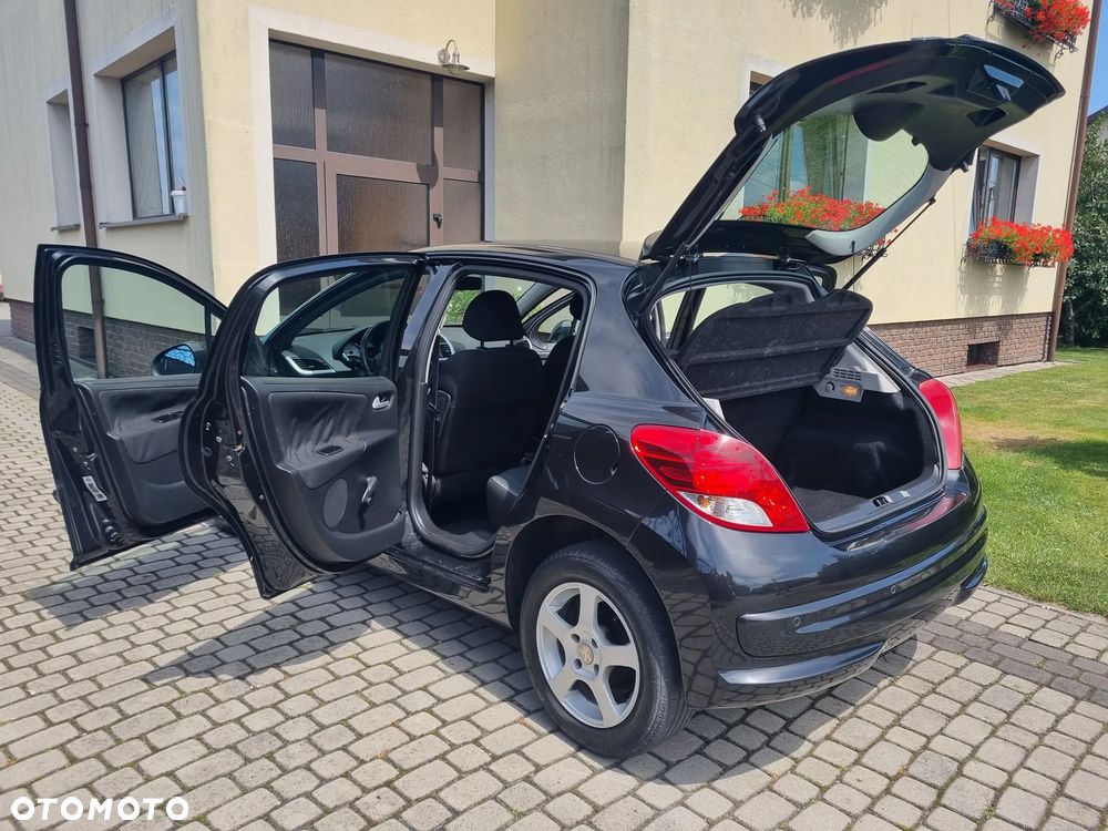 Peugeot 207 1.4 Presence Grand Prix - 29