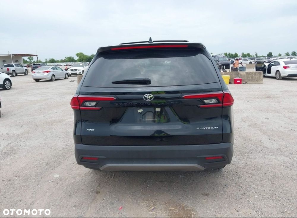 Toyota Grand Highlander - 4